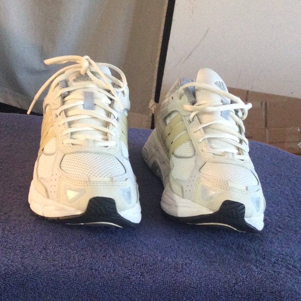 adidas Men's White and Light Gray Running Sneakers
